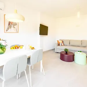  Apartment 2 Bedroom, New, 1 Min To The Beach, Center- Picasso By 10tosea